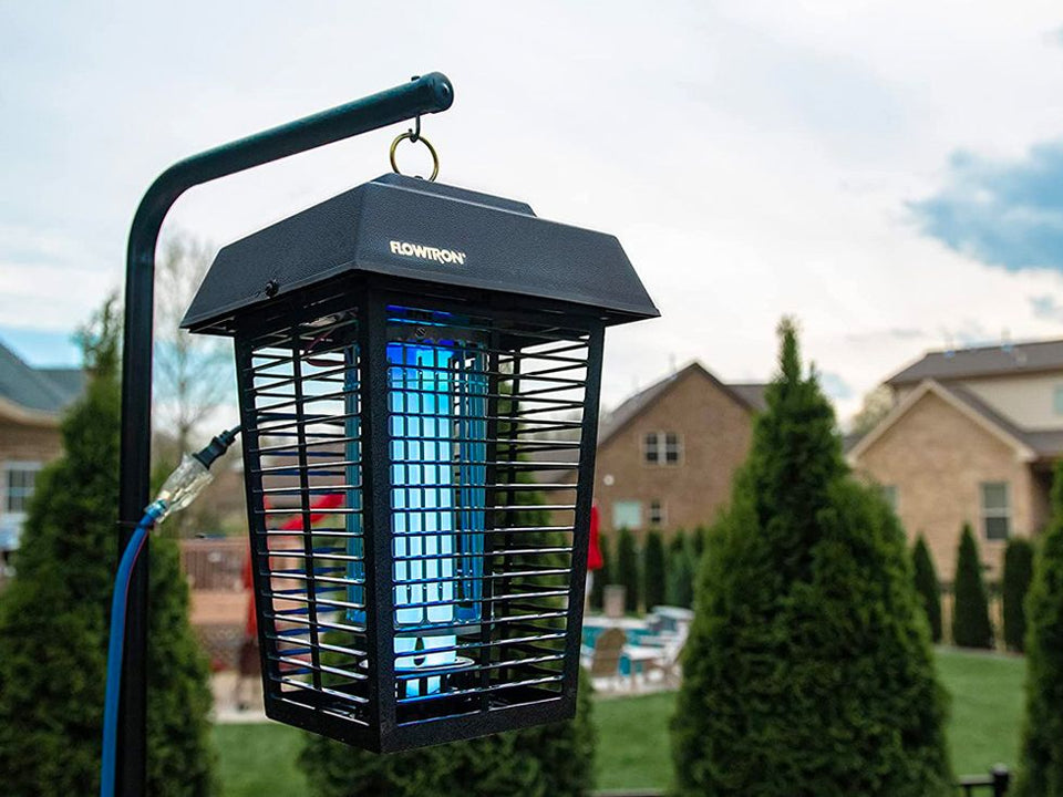 Flowtron 1 / 2 Acre Outdoor 15W Bug Zapper, Electronic Insect Killer